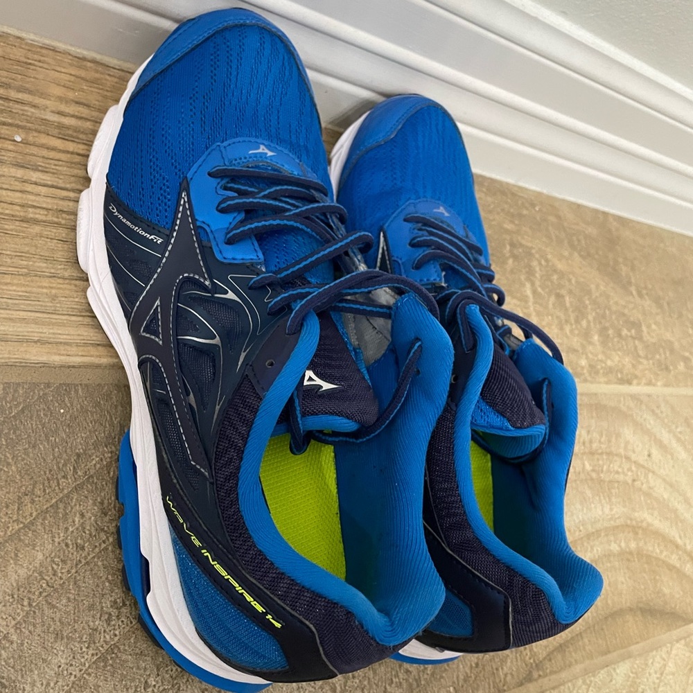 Mizuno wave inspire 14 sz 10.5 worn 3 or less time